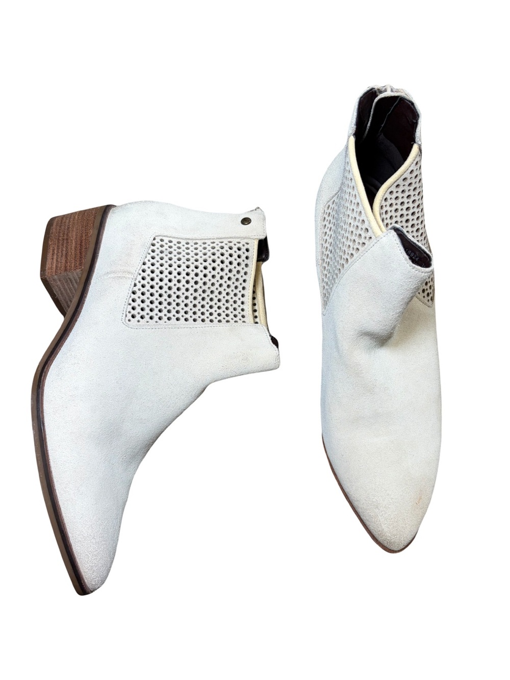 Cole Haan Suede Val Pointed Toe Bootie
Women's Cream Perforated Boot Western 10